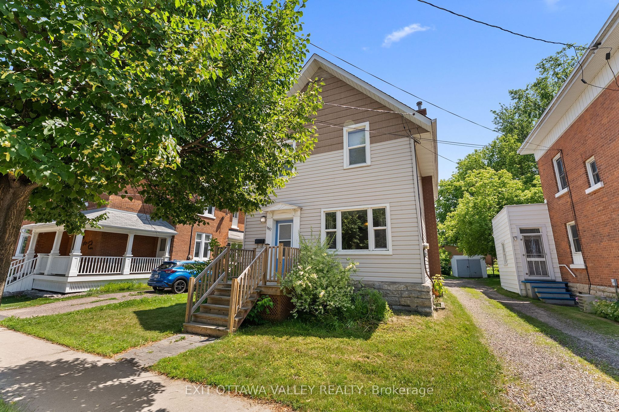 180 Mary Street - Photo 2