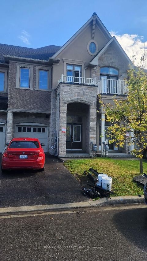 Photo of 35 Dalbeattie Drive, Brampton, ON L6Y 6H7 (MLS # W12469493)