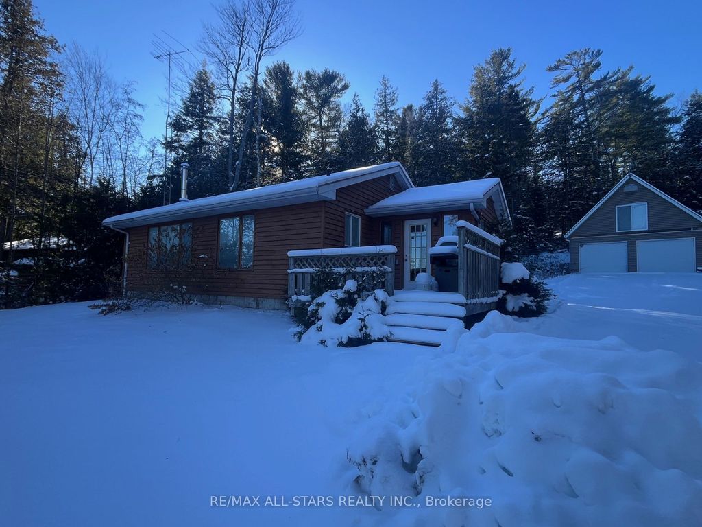 Photo of 268 Pringles Road, South Algonquin, ON K0J 2M2 (MLS # X12645216)
