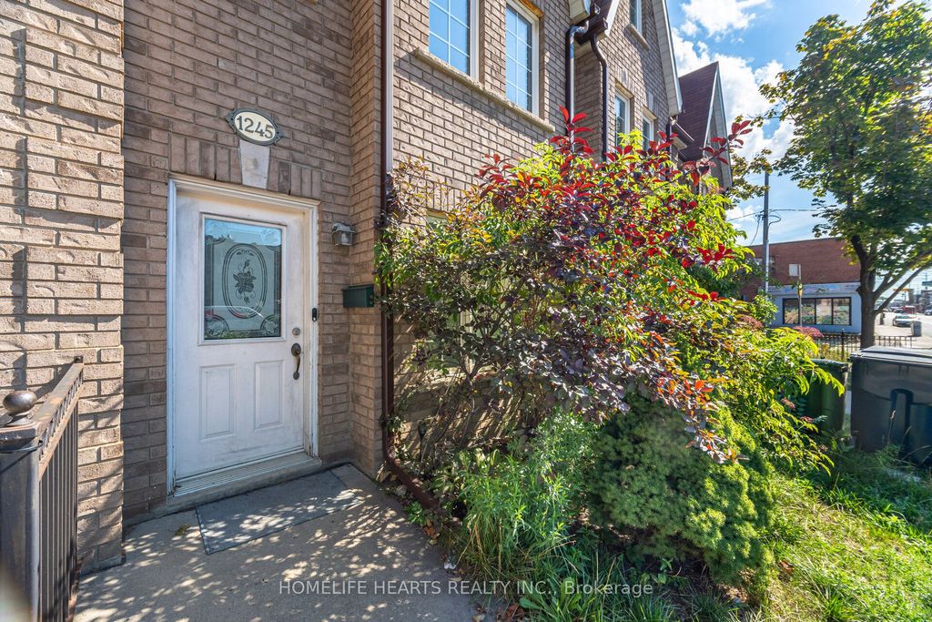 Photo of 1245 Weston Road, Toronto, ON M6M 4P9 (MLS # W12382899)