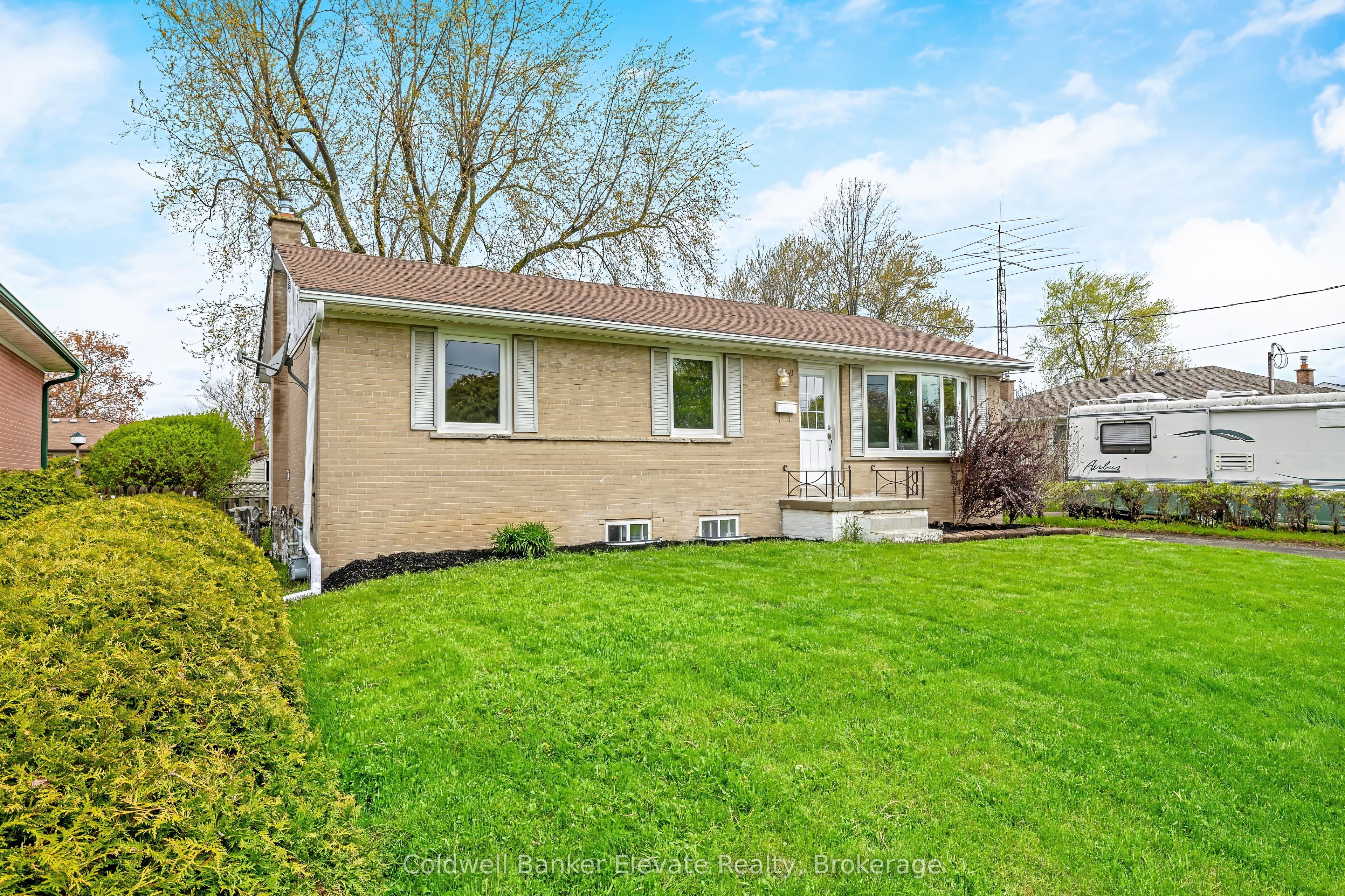 39 McGilvray Crescent