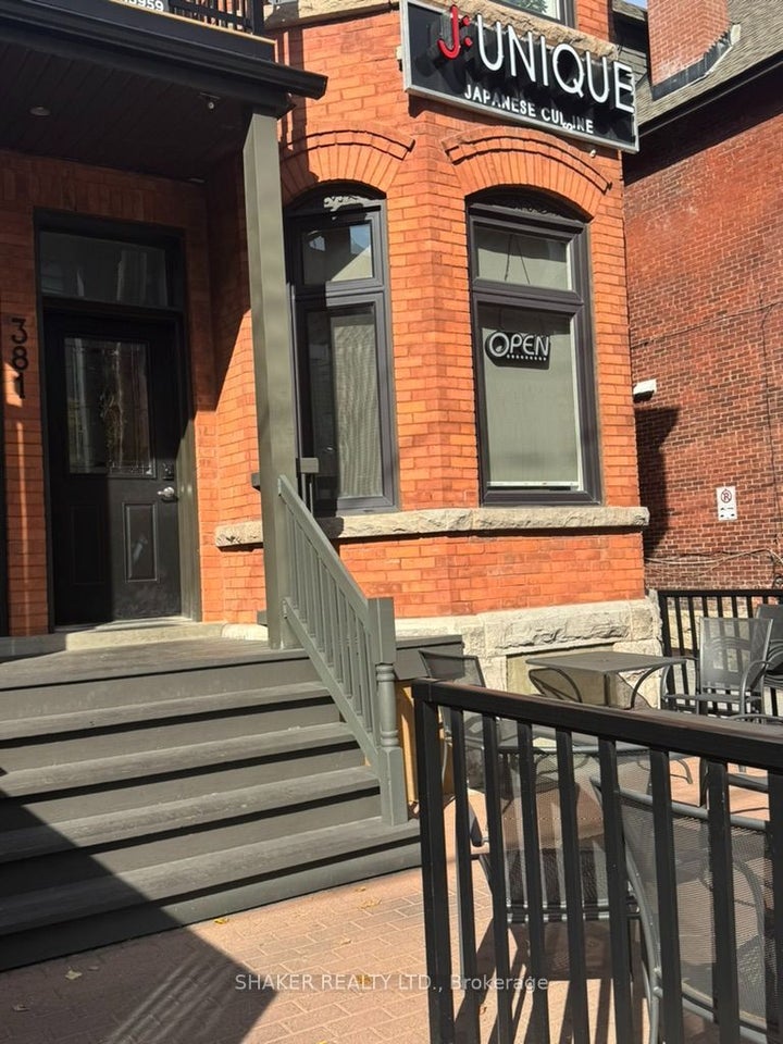 Photo 1 of 12 — 381 Cooper Street, Ottawa Centre, ON K2P 0G8