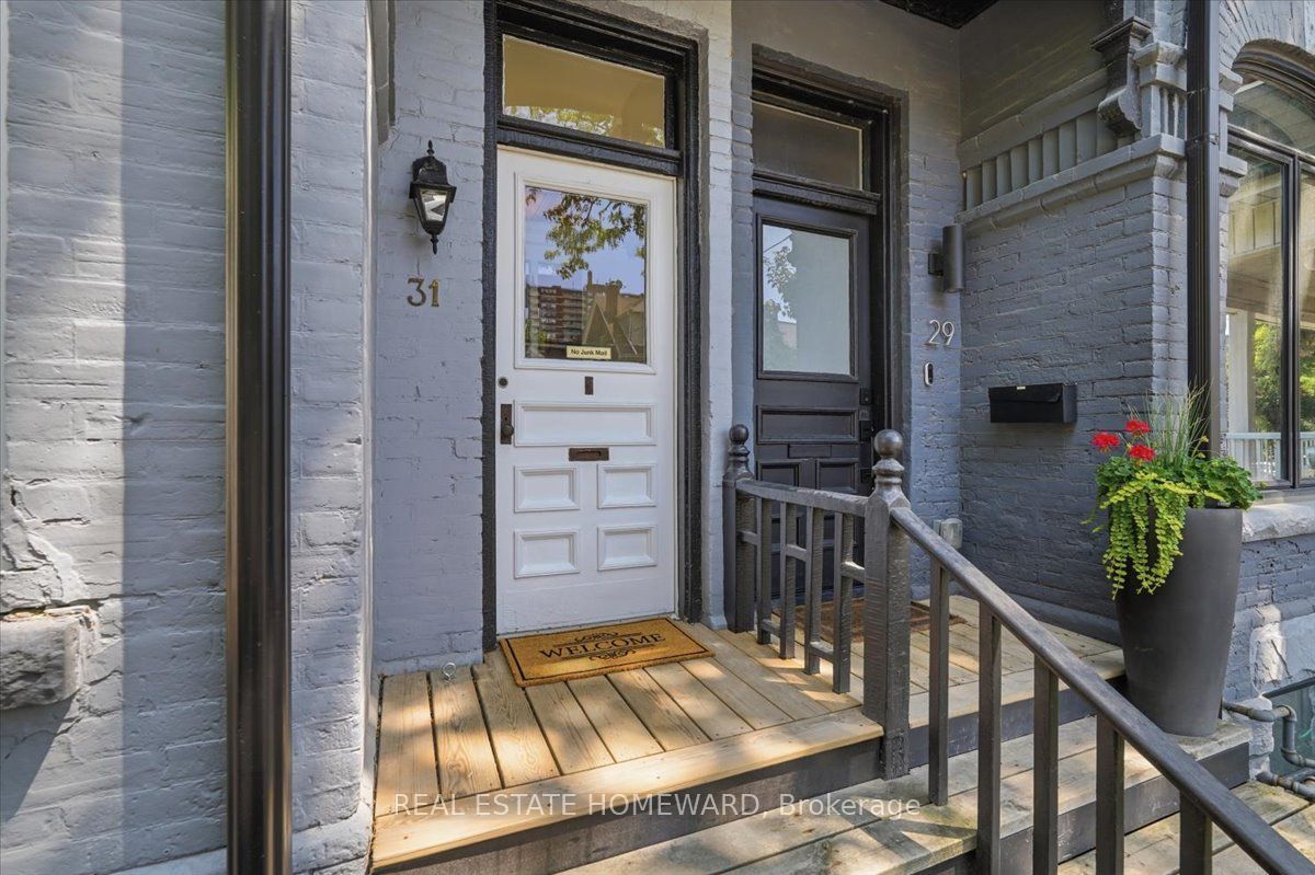 31 Sorauren Avenue