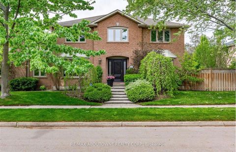 500 BLENHEIM Crescent Oakville ON L6J 6P7