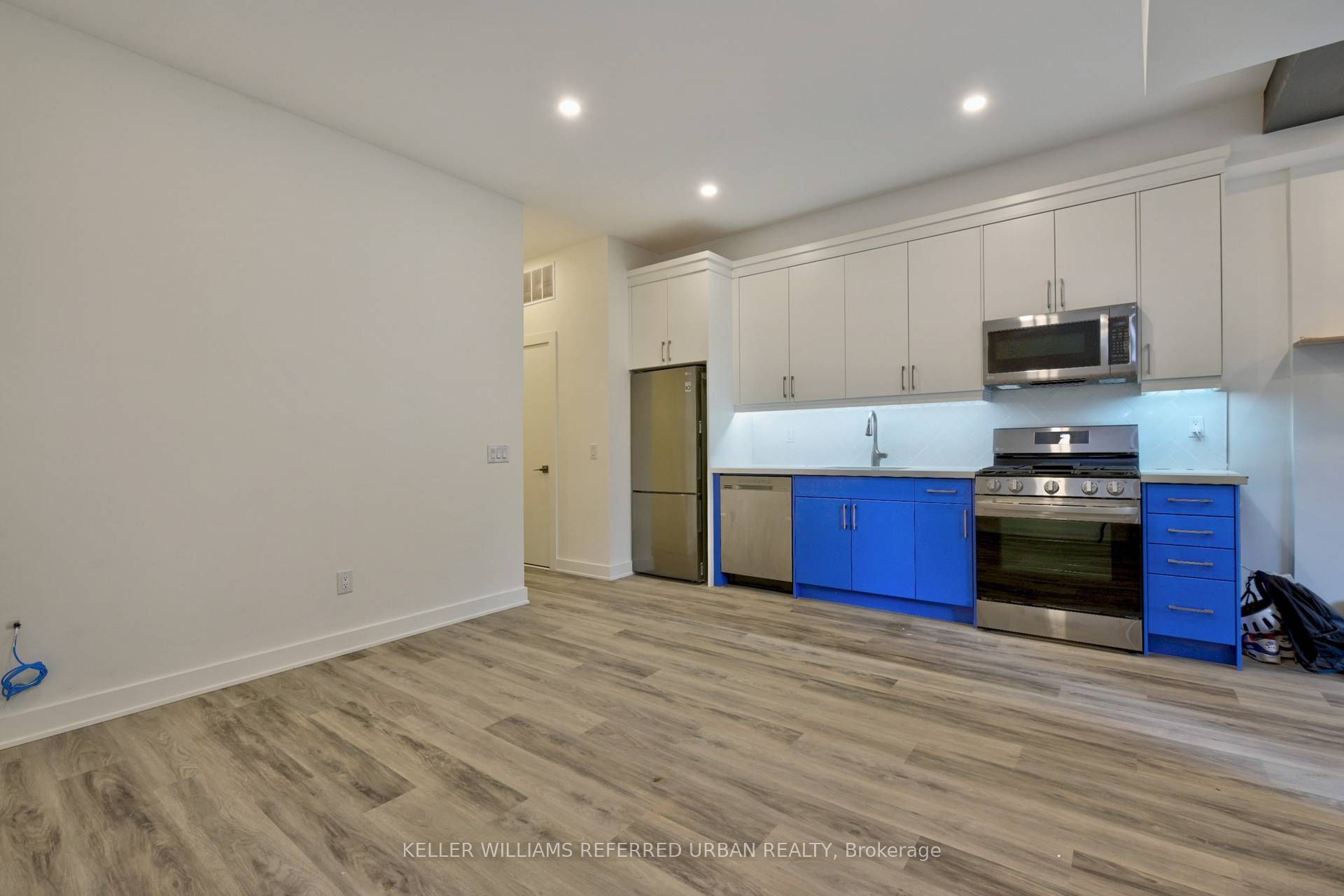 653 Manning Avenue Unit2