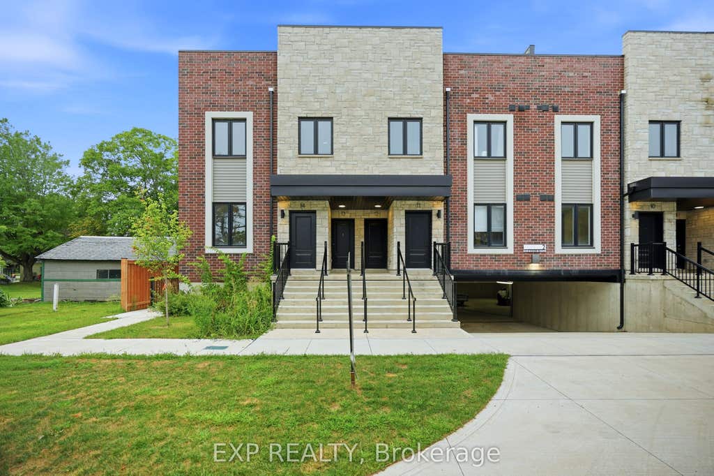 Photo of 2 Slessor Boulevard #12, Grimsby, ON L3M 5J4 (MLS # X13712130)
