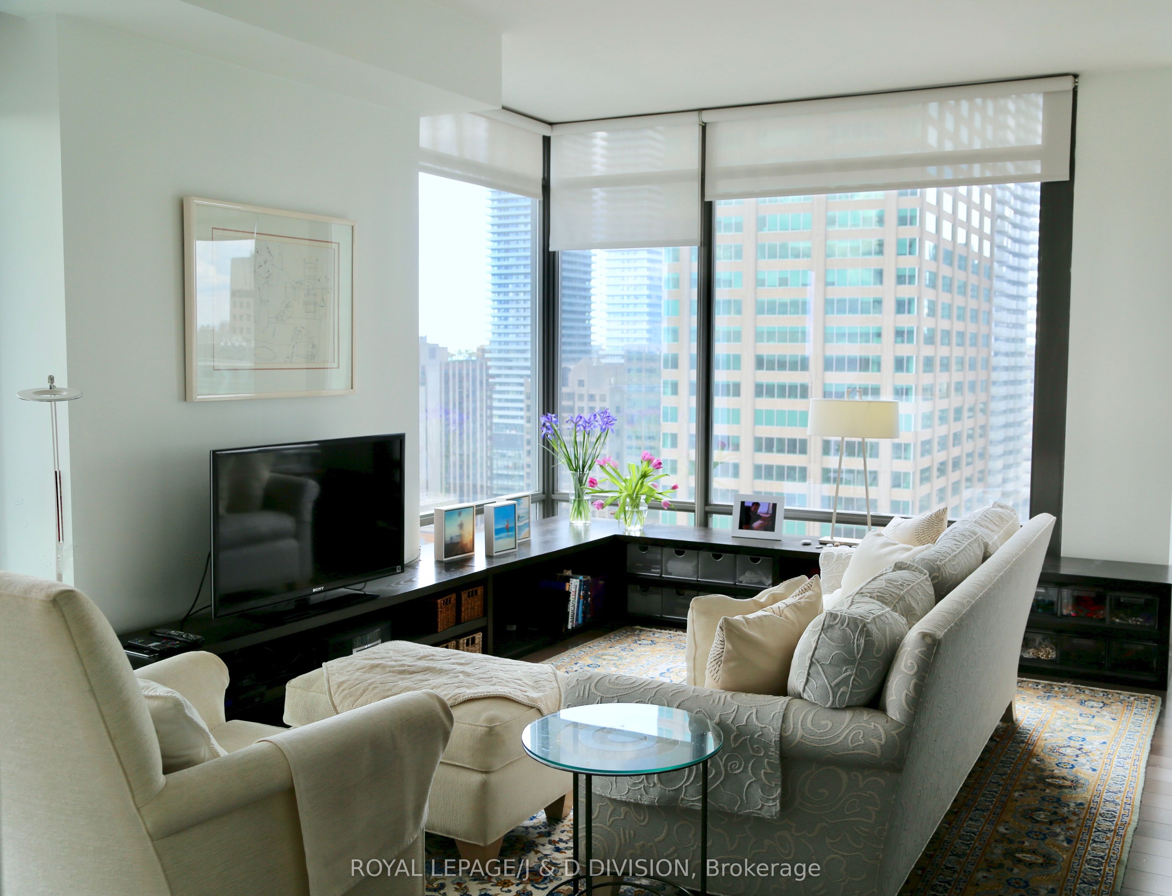 18 Yorkville Avenue 2202
