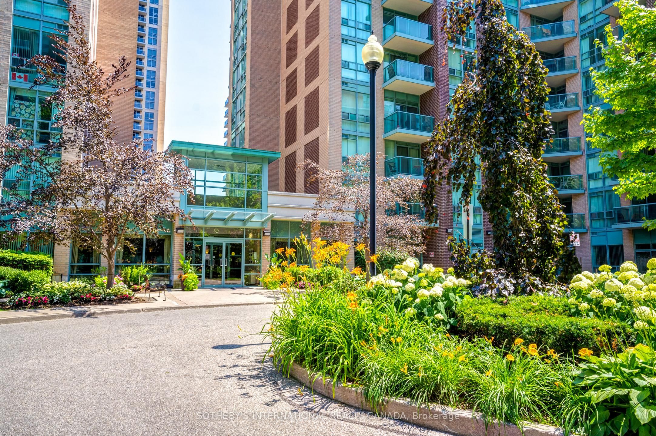 7 Michael Power Place 1505