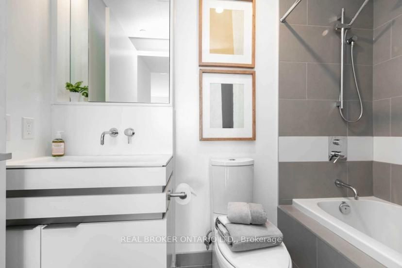Photo of 197 Yonge Street #1608, Toronto, ON M5B 0C1 (MLS # C13546534)