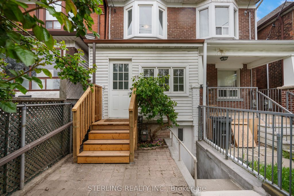 Photo of 13 Auburn Avenue, Toronto, ON M6H 2L6 (MLS # W12396317)