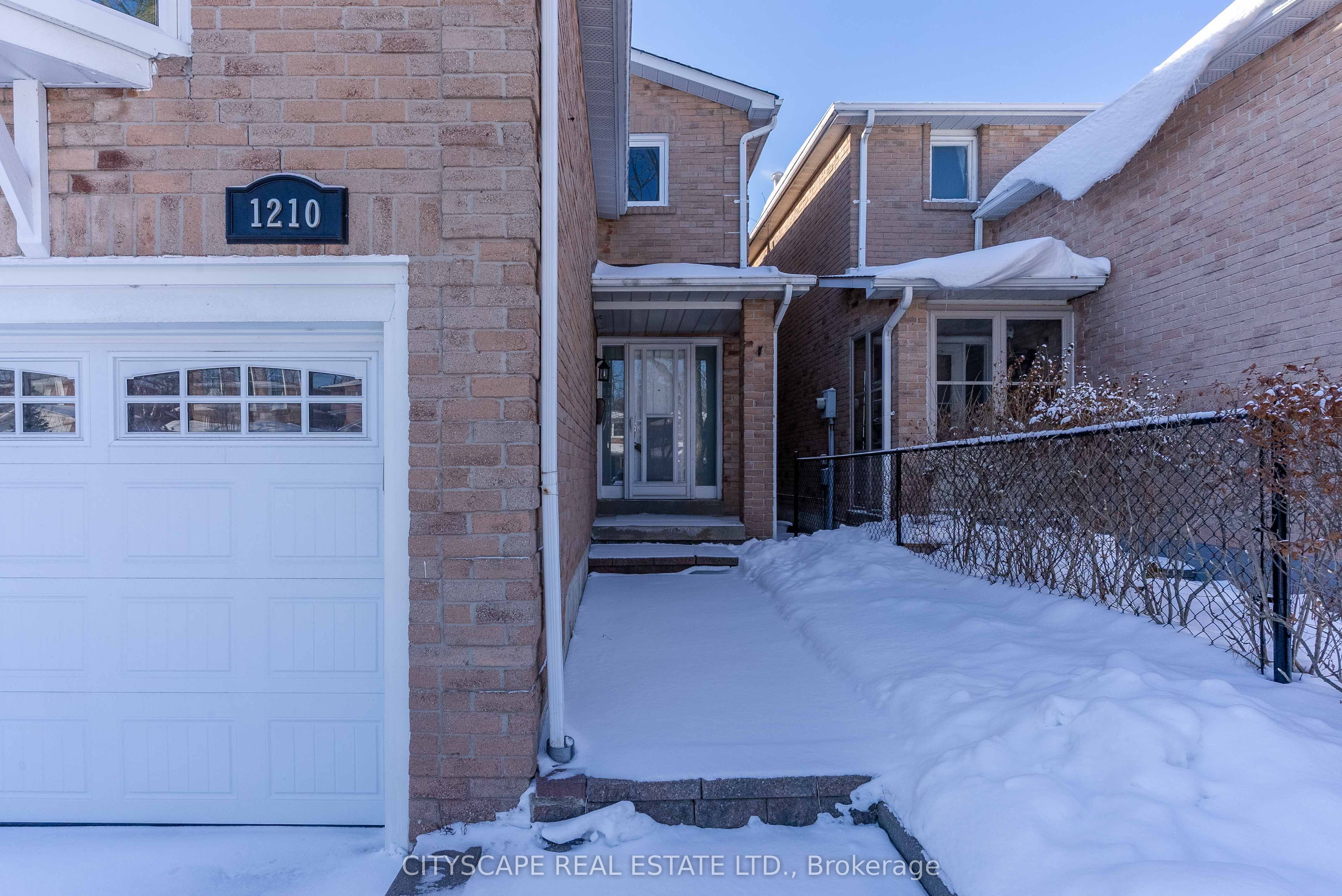 1210 Shagbark Crescent