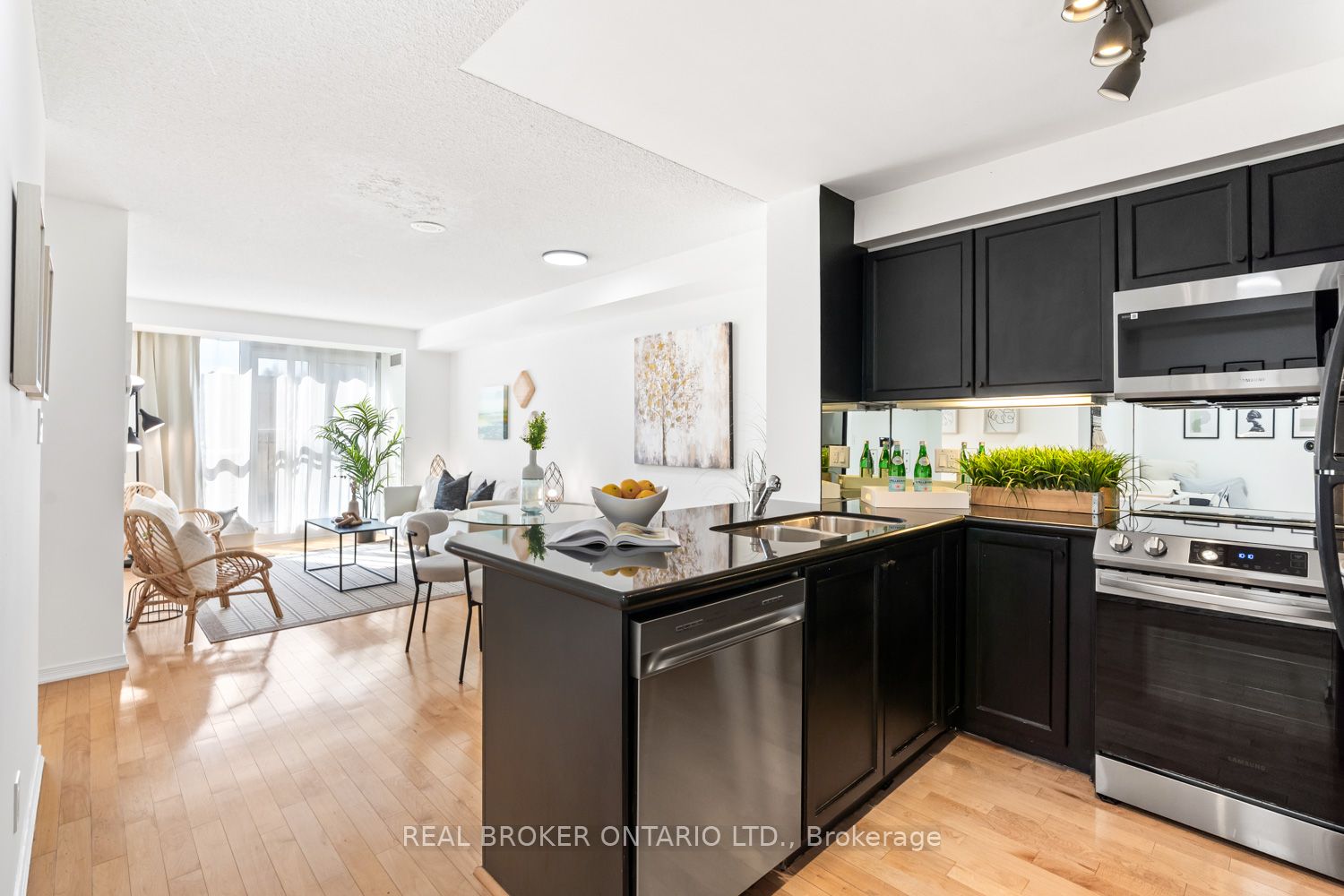 308 Palmerston Avenue 204