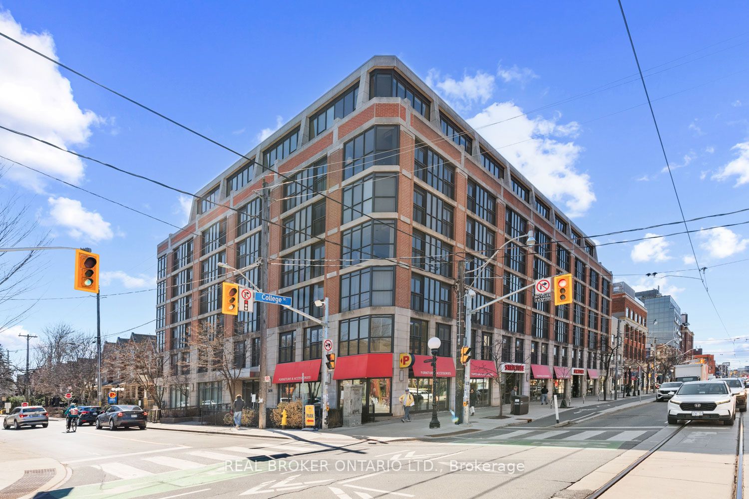 308 Palmerston Avenue 204