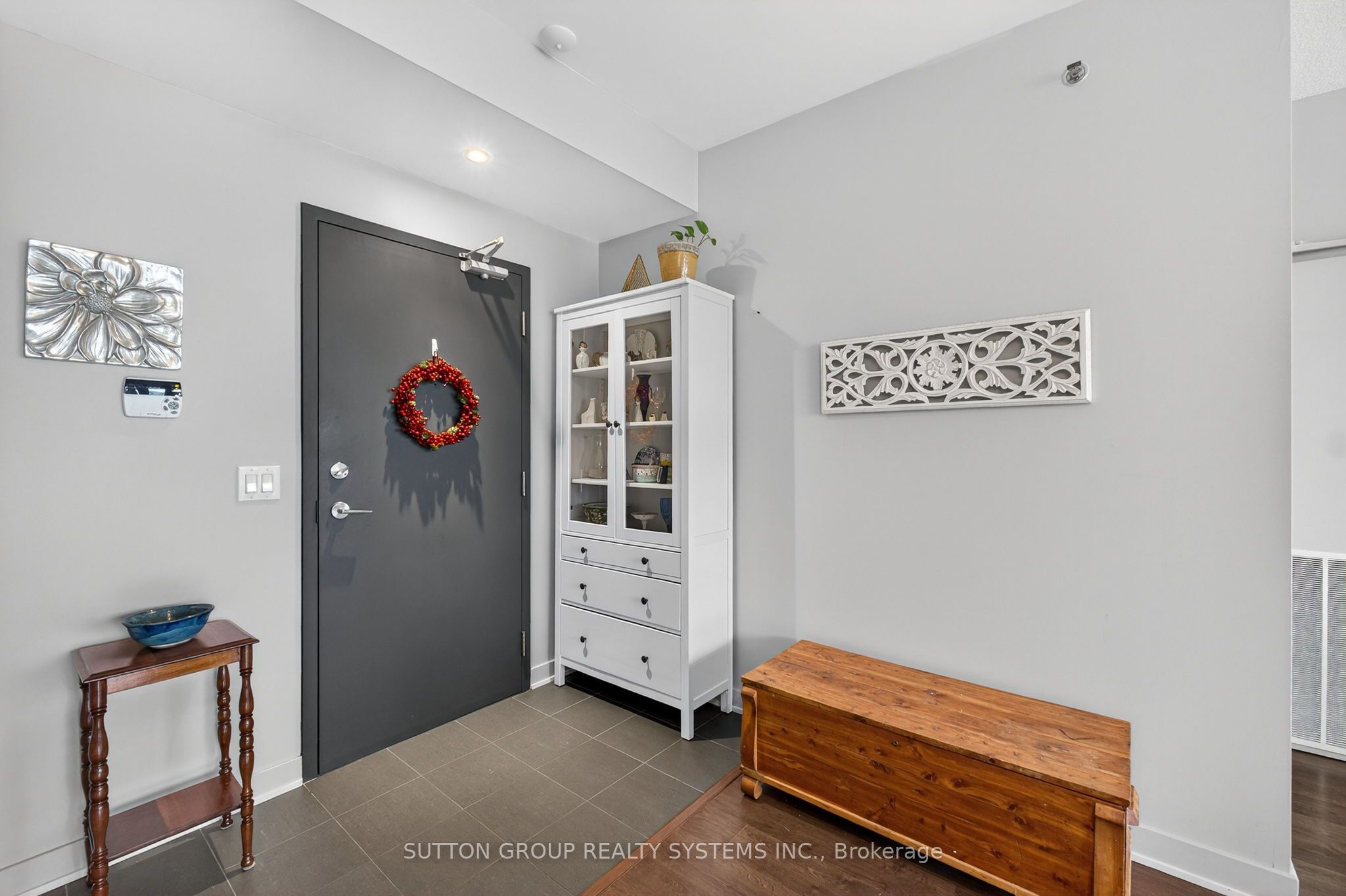 11 Superior Avenue 616