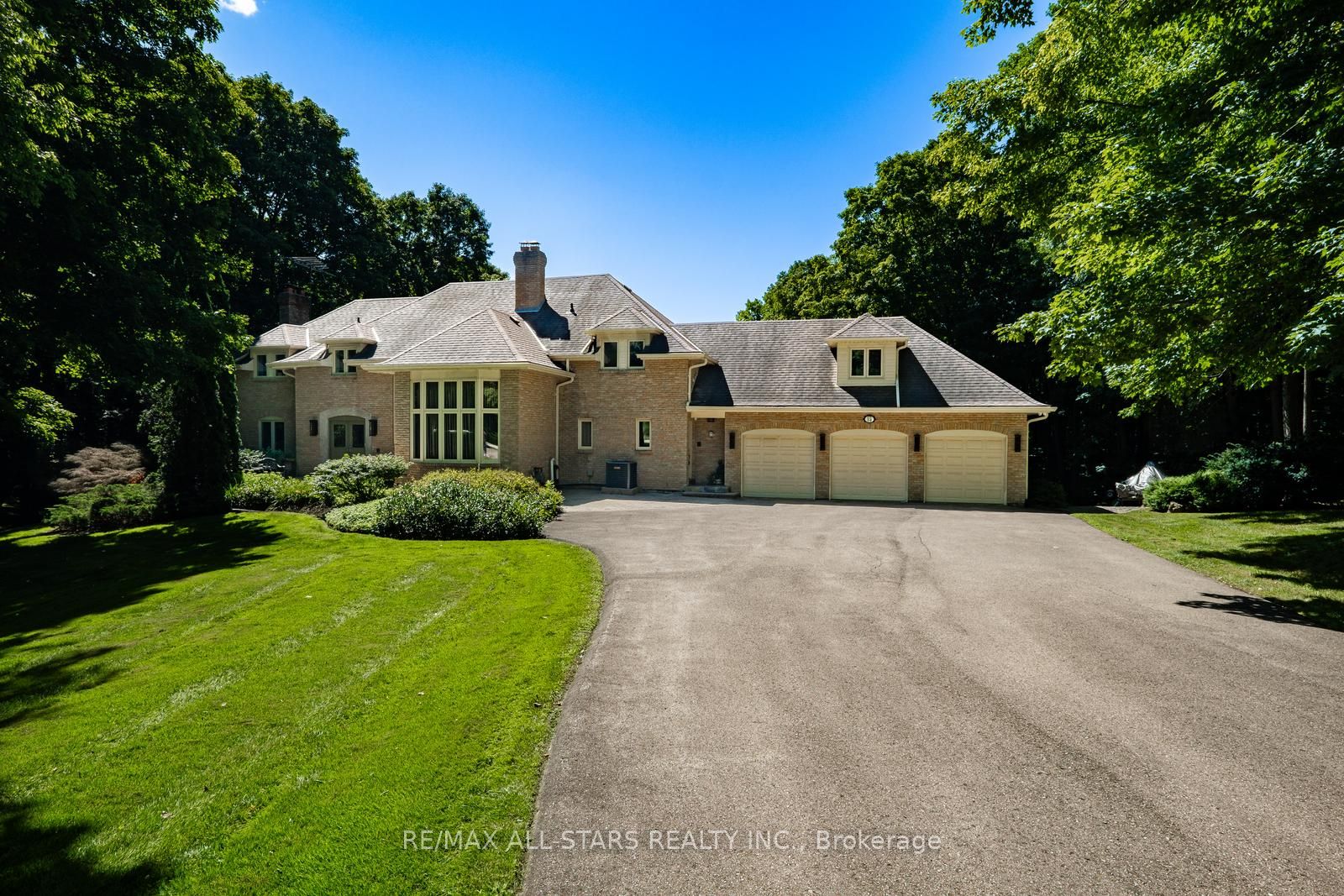 15 Skyridge Court