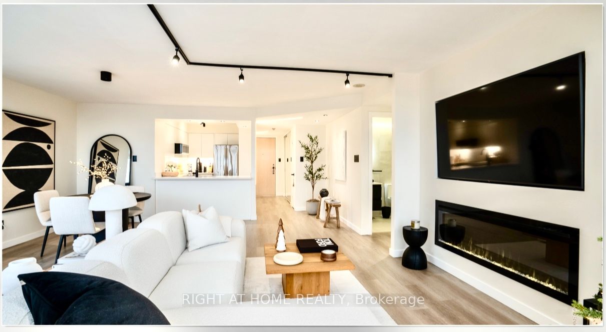 50 Eglinton Avenue 1705