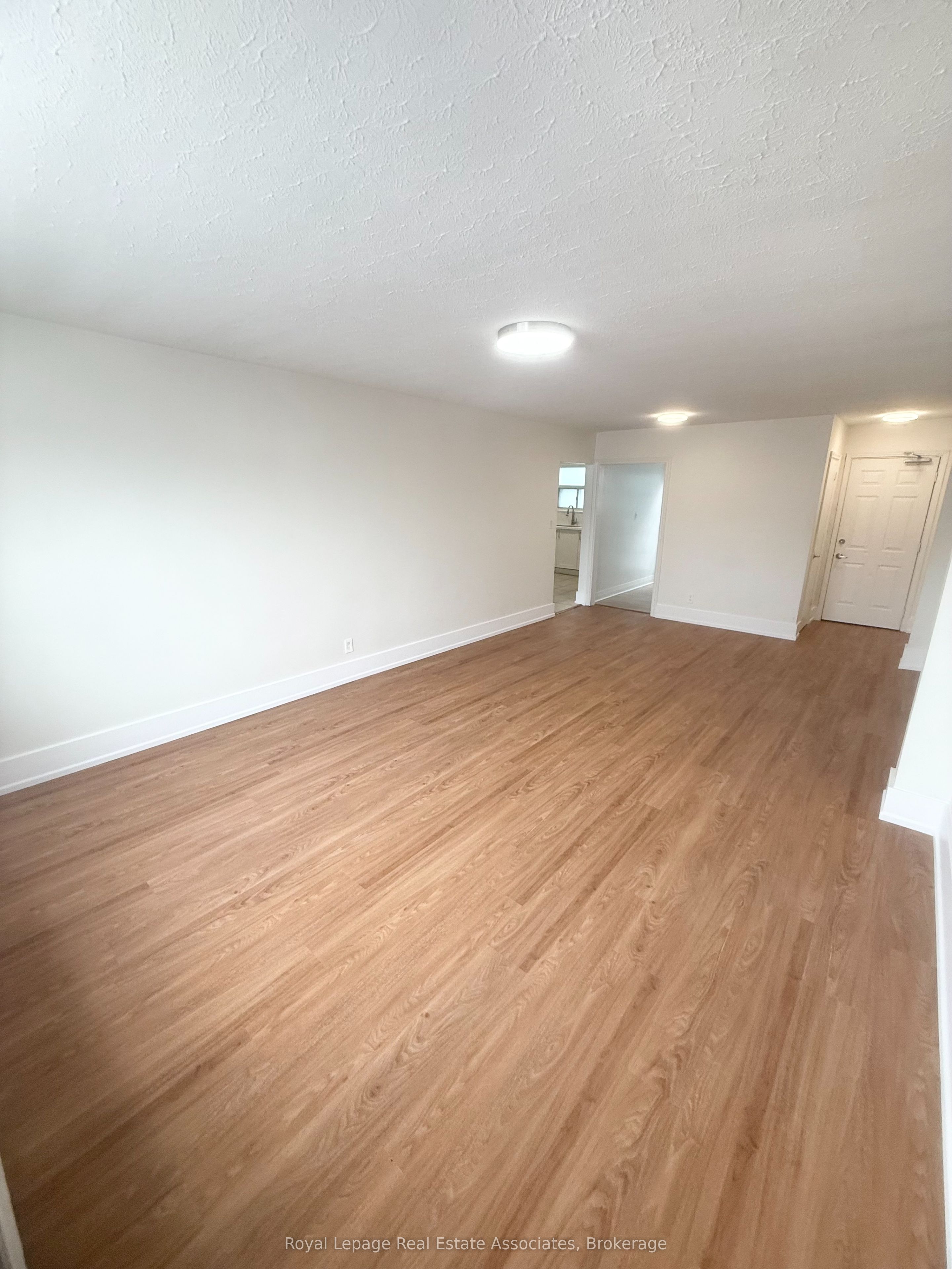 237 Lakeshore Road E 3