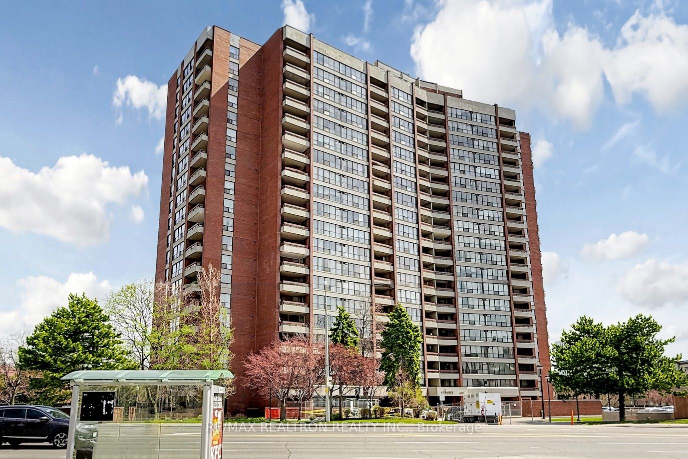 Photo 1 of 50 — 2365 Kennedy Road 505, Toronto, ON M1T 3S6