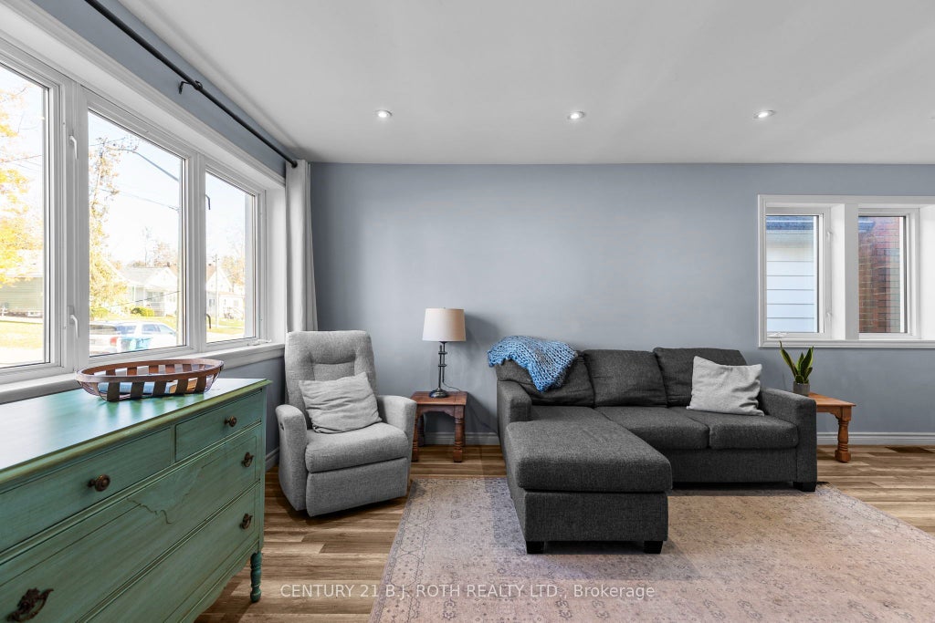 Photo of 279 Nottawasaga Street, Orillia, ON L3V 3K5 (MLS # S14119014)