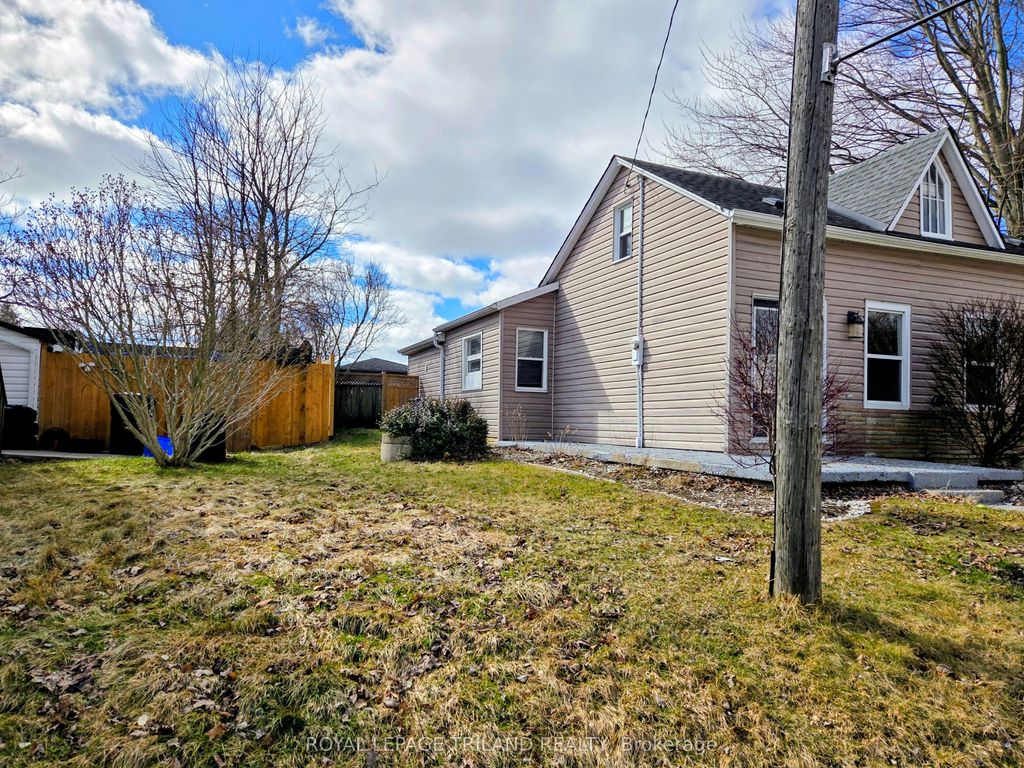Photo of 46309 Sparta Line, Central Elgin, ON N0L 2H0 (MLS # X12770692)