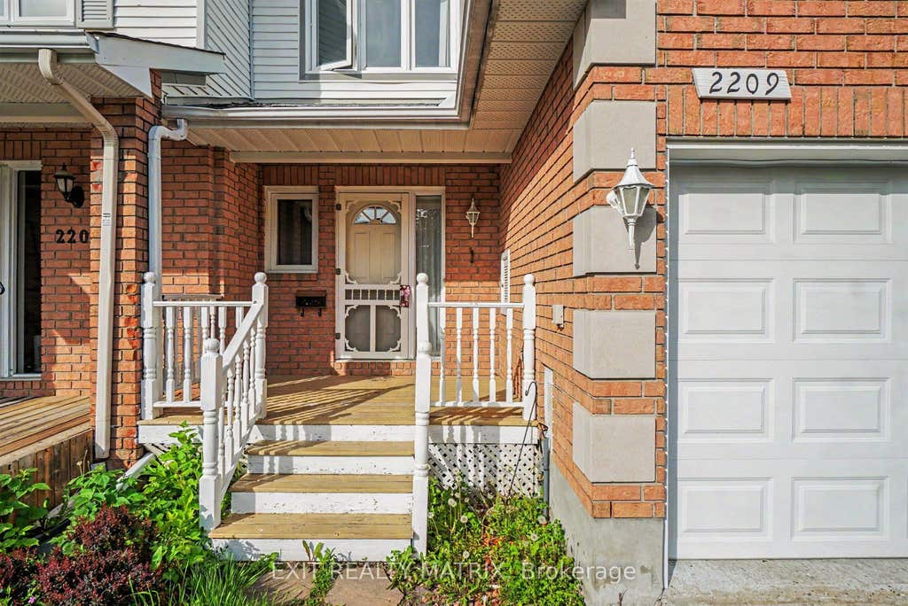 Photo of 2209 Saturn Crescent, Orleans - Cumberland and Area, ON K4A 3T6 (MLS # X13716108)