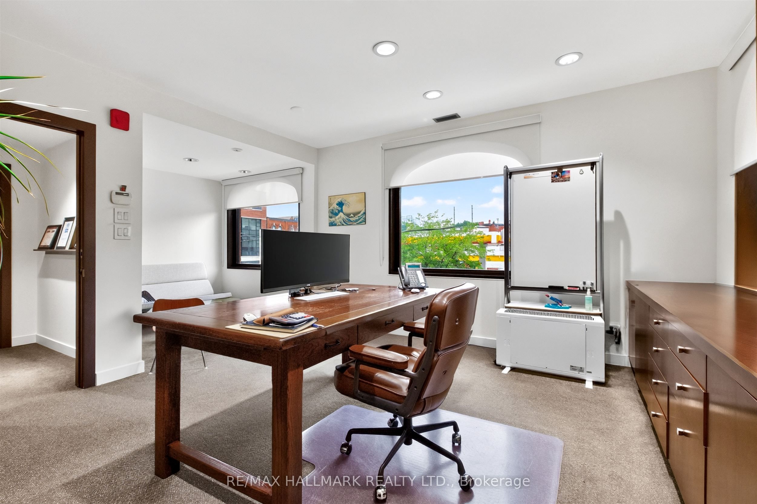 3 Rowanwood Avenue E