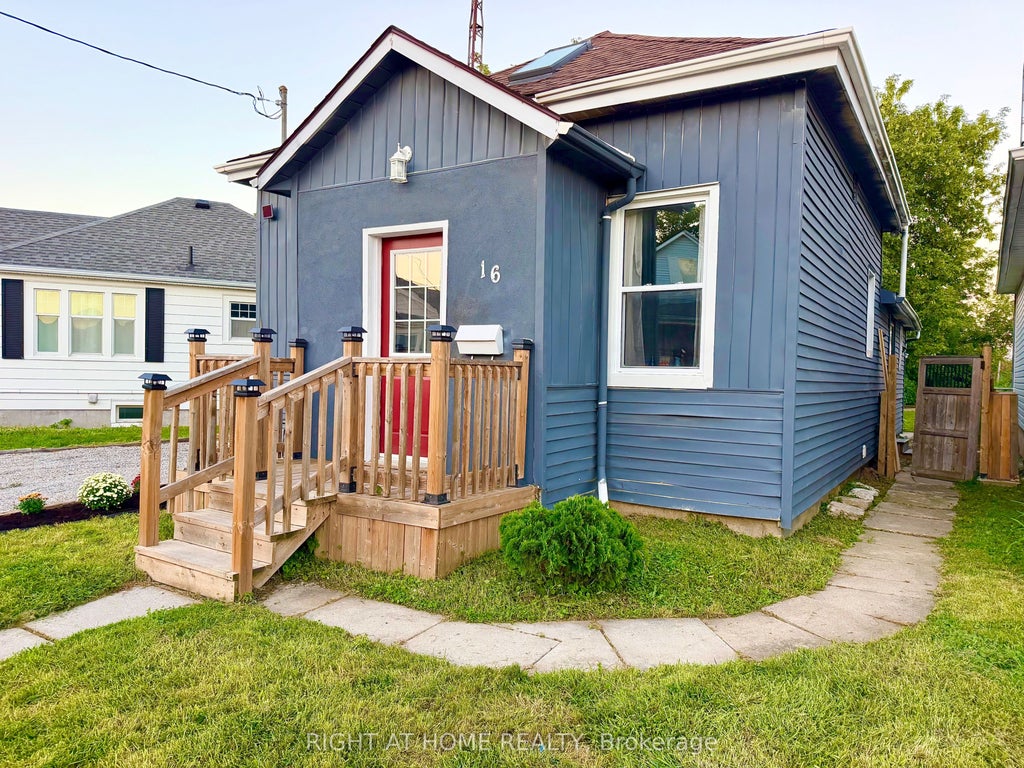 Photo of 16 East Street, St. Catharines, ON L2R 3Y8 (MLS # X13874870)
