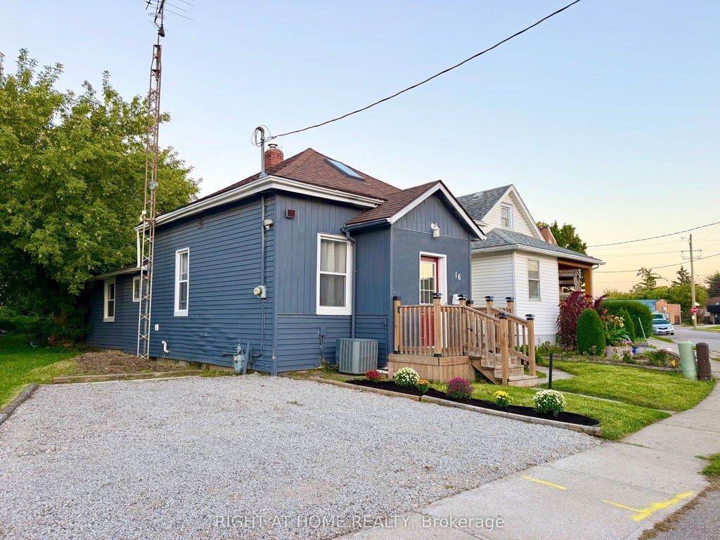 Photo of 16 East Street, St. Catharines, ON L2R 3Y8 (MLS # X13874870)