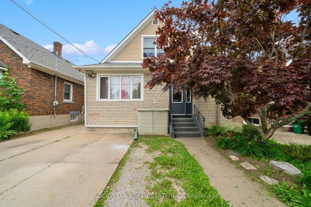 Photo of 33 Fitzgerald Street, St. Catharines, ON L2R 4B5 (MLS # X12705654)