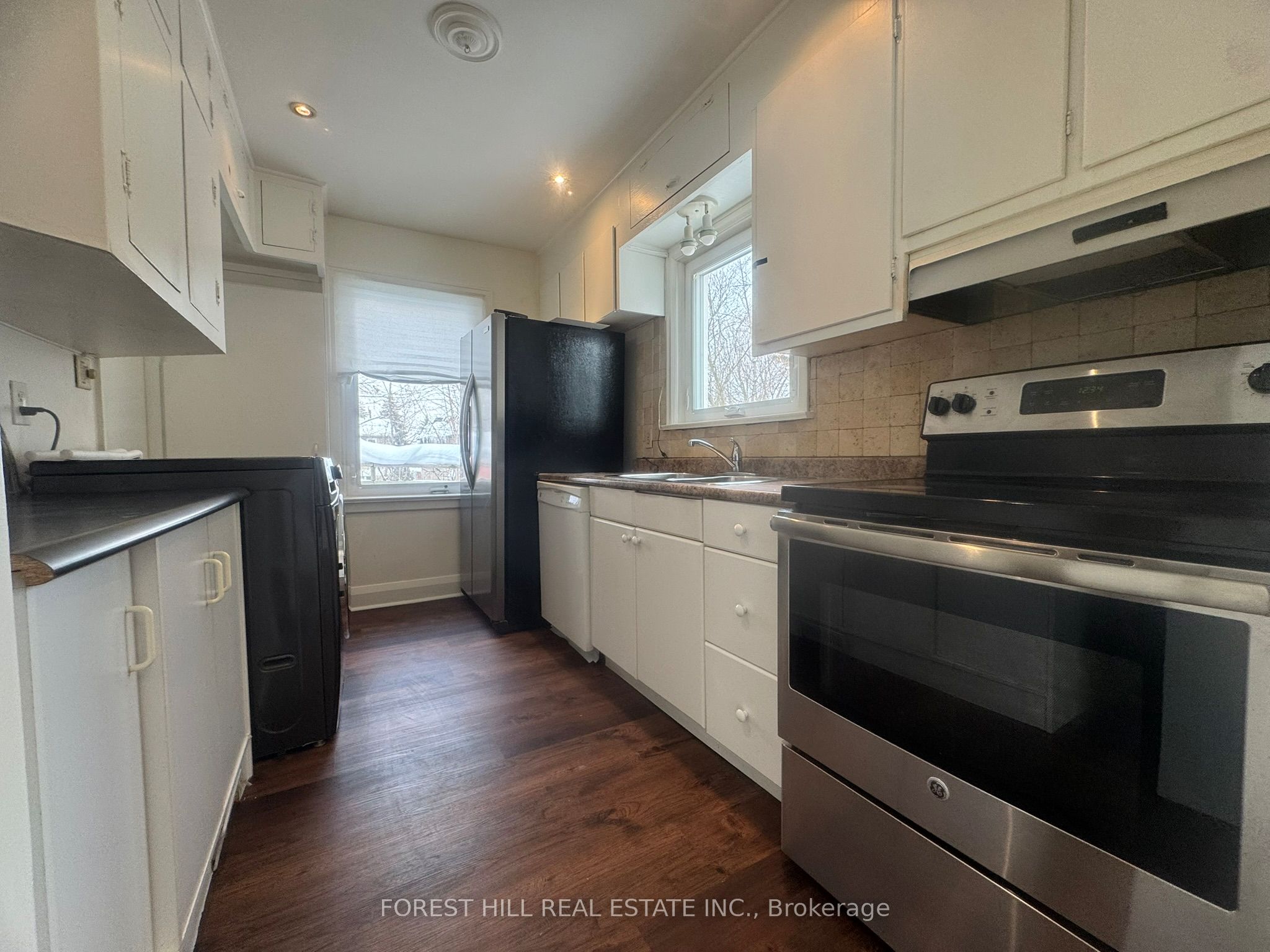 86 Grandview Avenue Main Fl