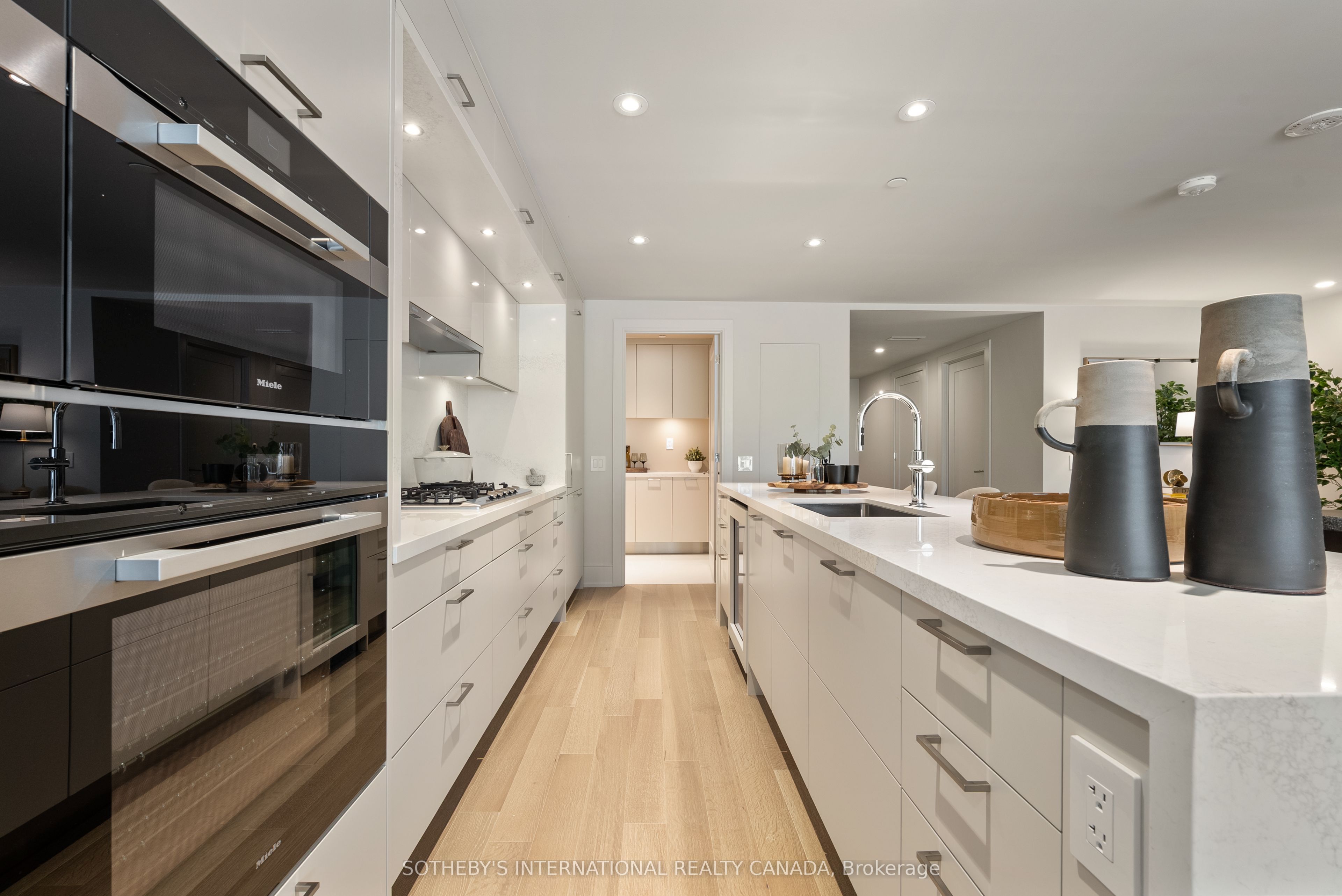 155 Merchants' Wharf N/A 217