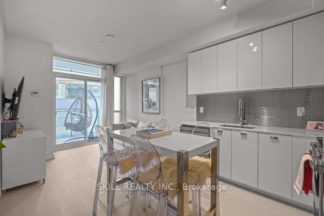 10 De Boers, Unit 315 Drive