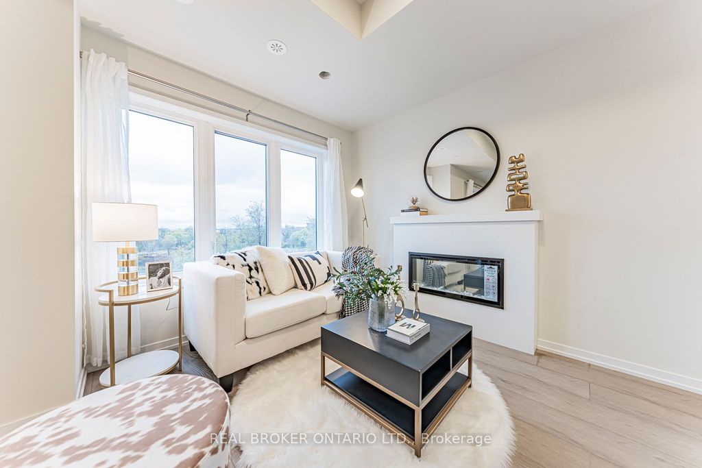 Photo of 152 Matawin Lane, Richmond Hill, ON L4B 0H8 (MLS # N13524024)