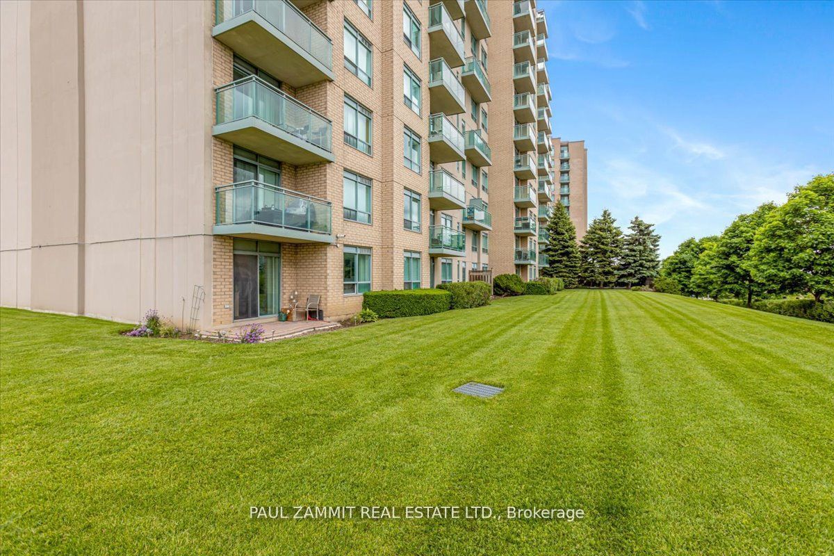 39 Oneida Crescent 306