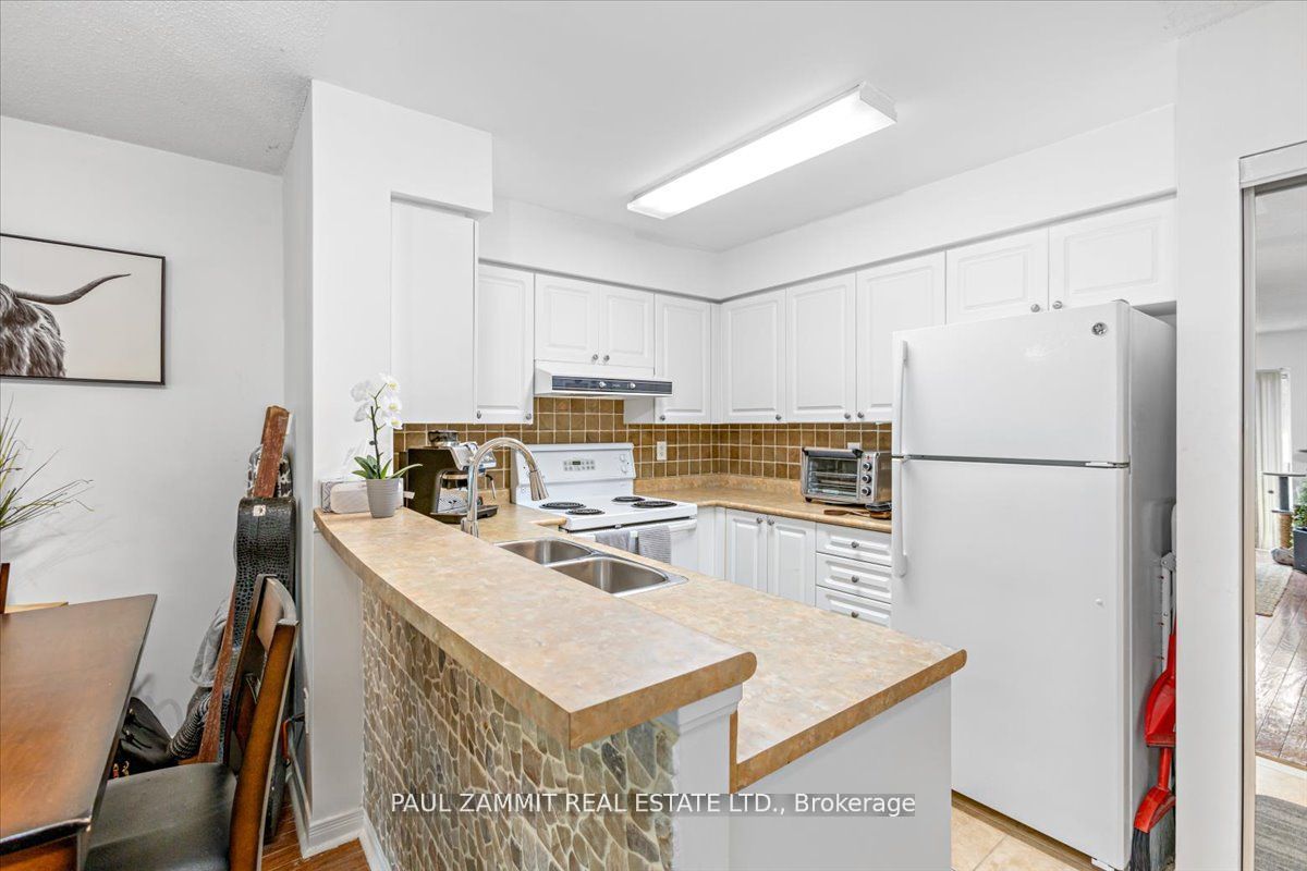 39 Oneida Crescent 306