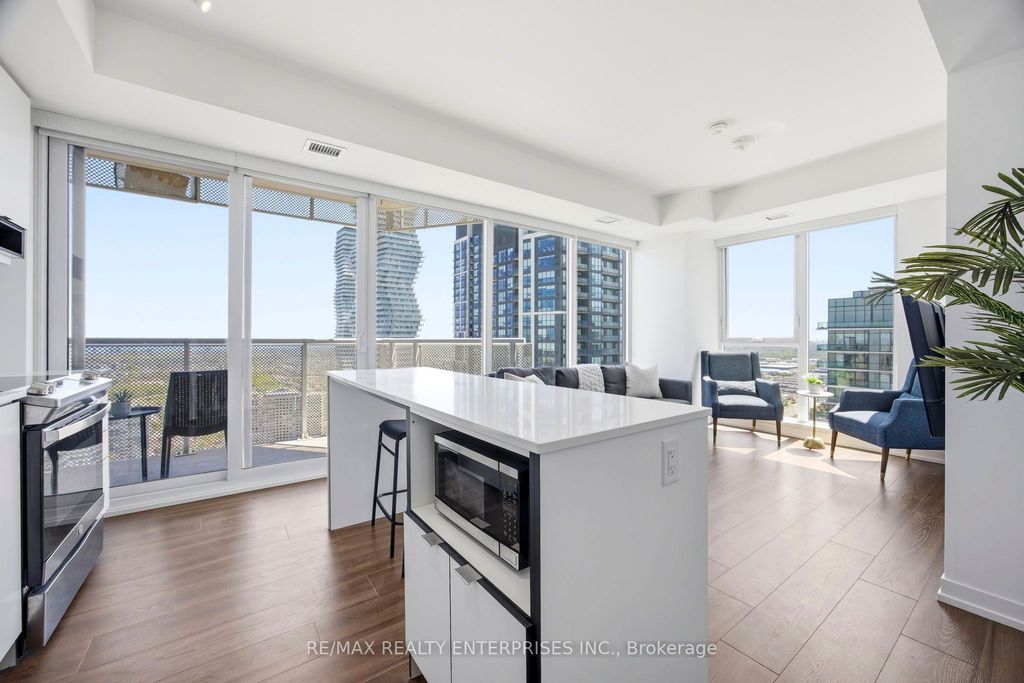 Photo of 4065 Confederation Parkway #3710, Mississauga, ON L5B 0L4 (MLS # W13164656)