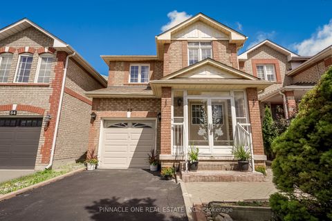 52 Vogue Street Markham ON L3S 4G5
