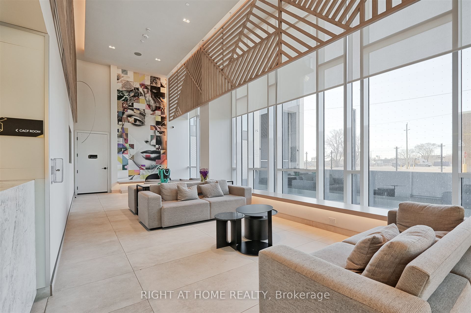 36 Zorra Street E 421