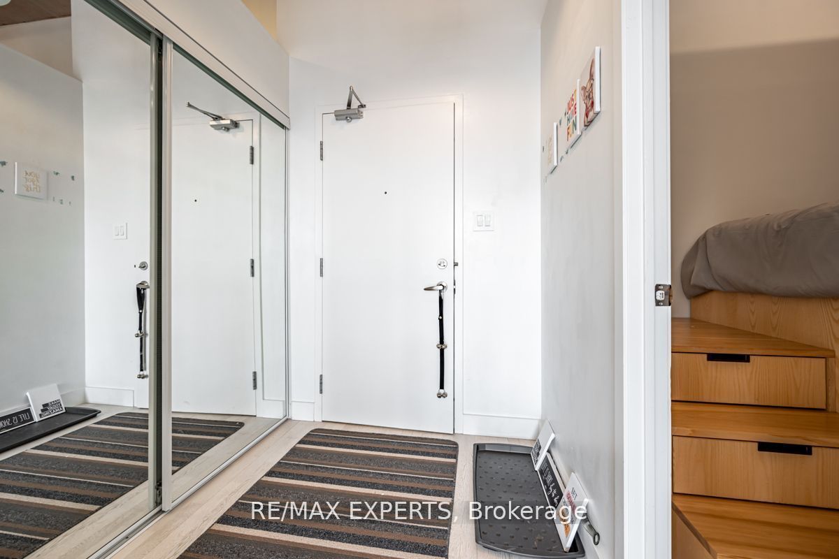 955 QUEEN Street W 411