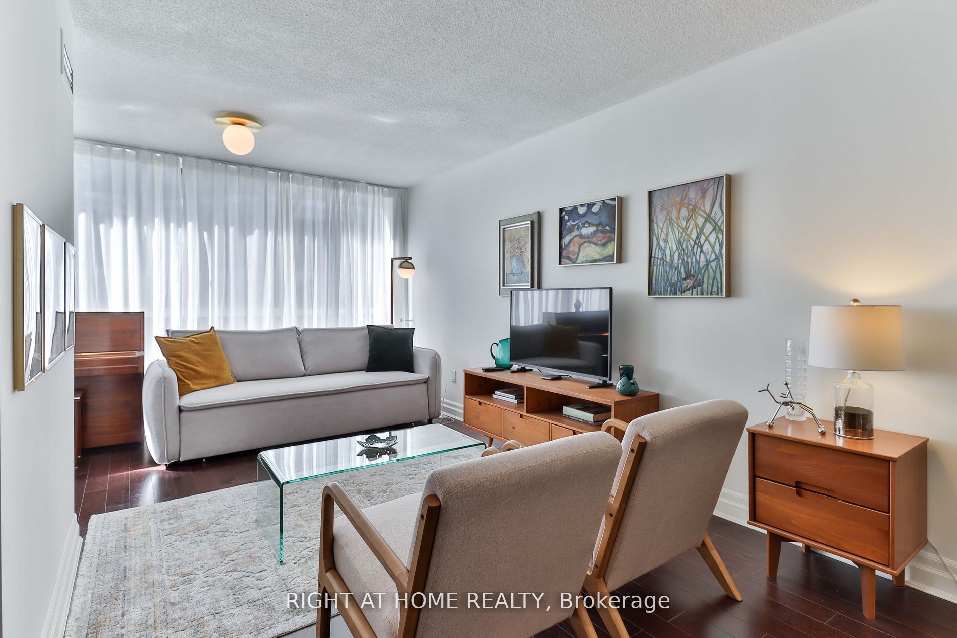 225 Davenport Road 402