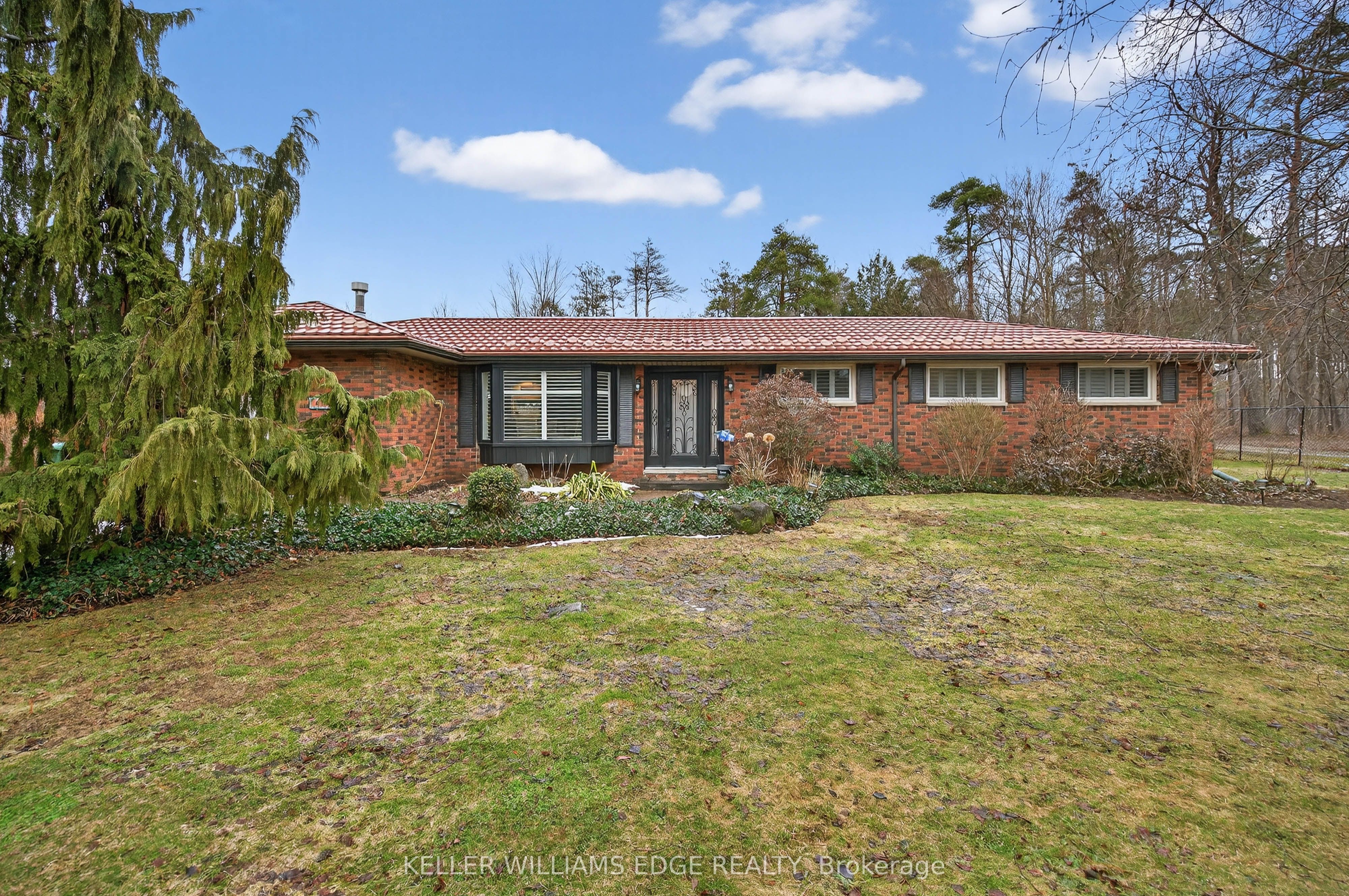 484 11TH CONCESSION Road E