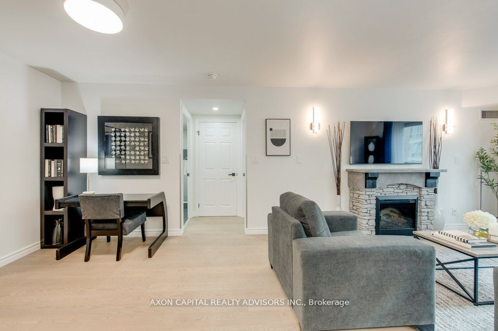 168 Simcoe Street 1513