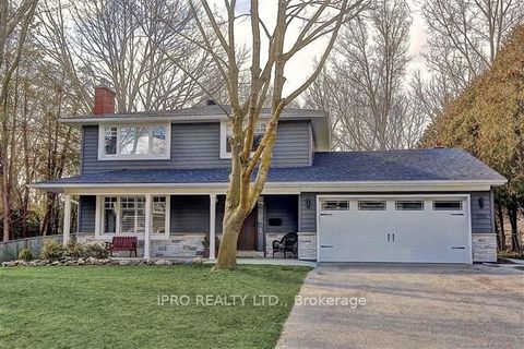 253 Pinetree Way Mississauga ON L5G 2R4
