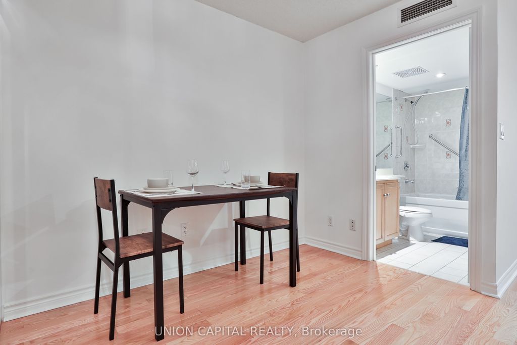 Photo of 270 Wellington Street W #222, Toronto, ON M5V 3P5 (MLS # C12462918)