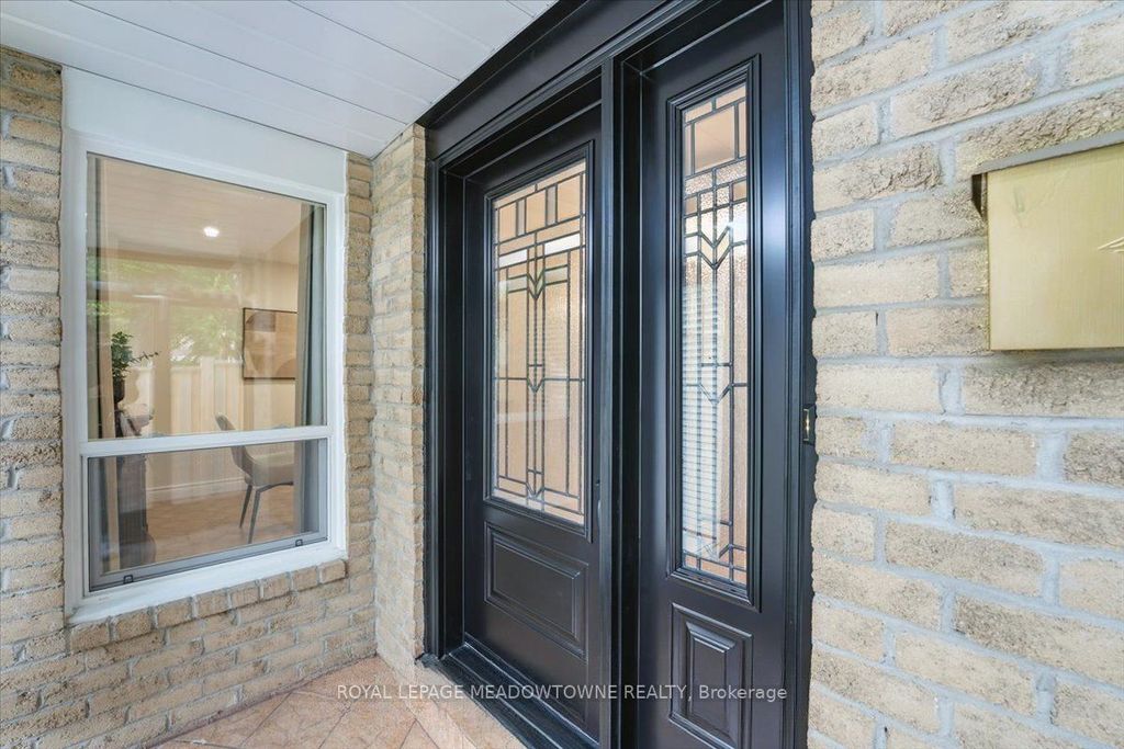 Photo of 6486 Edenwood Drive, Mississauga, ON L5N 3K1 (MLS # W12689318)