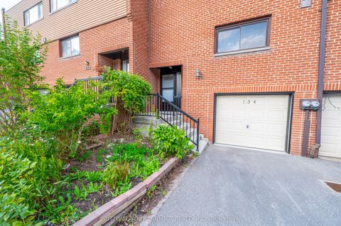 Photo of 134 Song Meadowway N/A, Toronto, ON M2H 2T7 (MLS # C12389302)