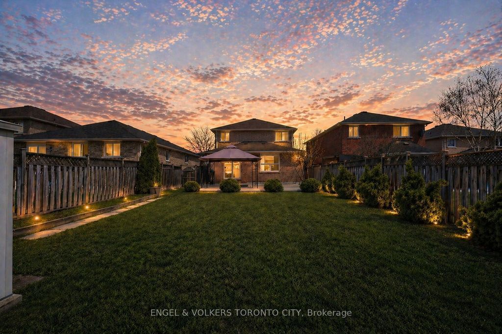 Photo of 144 Buchanan Drive, New Tecumseth, ON L9R 0A4 (MLS # N13079290)