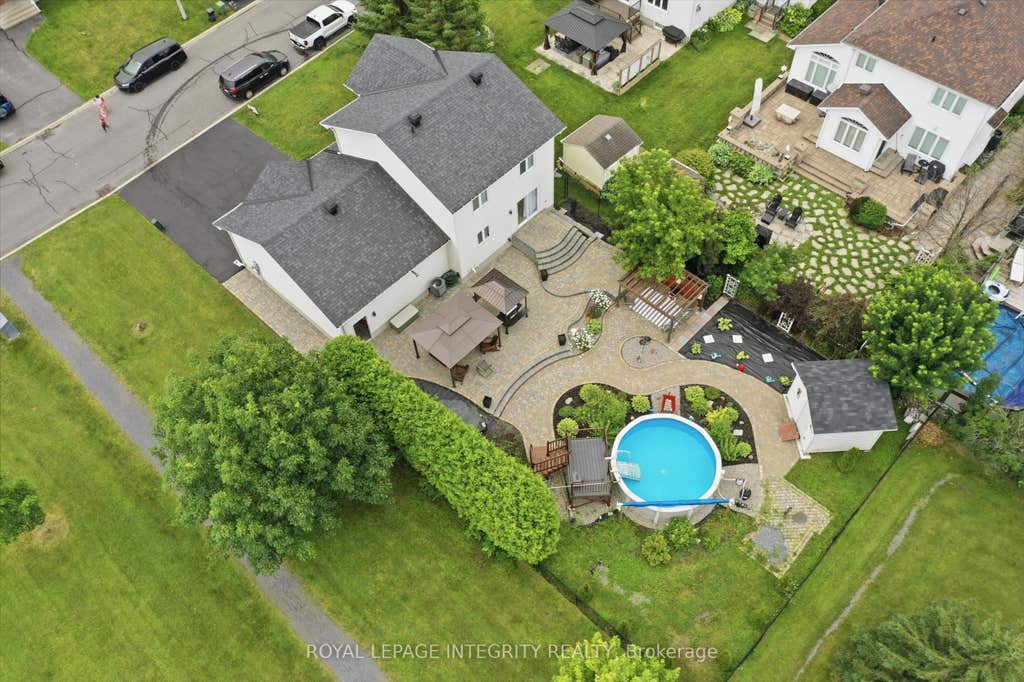 Photo of 36 Frontenac Boulevard, Russell, ON K0A 1W0 (MLS # X13658508)