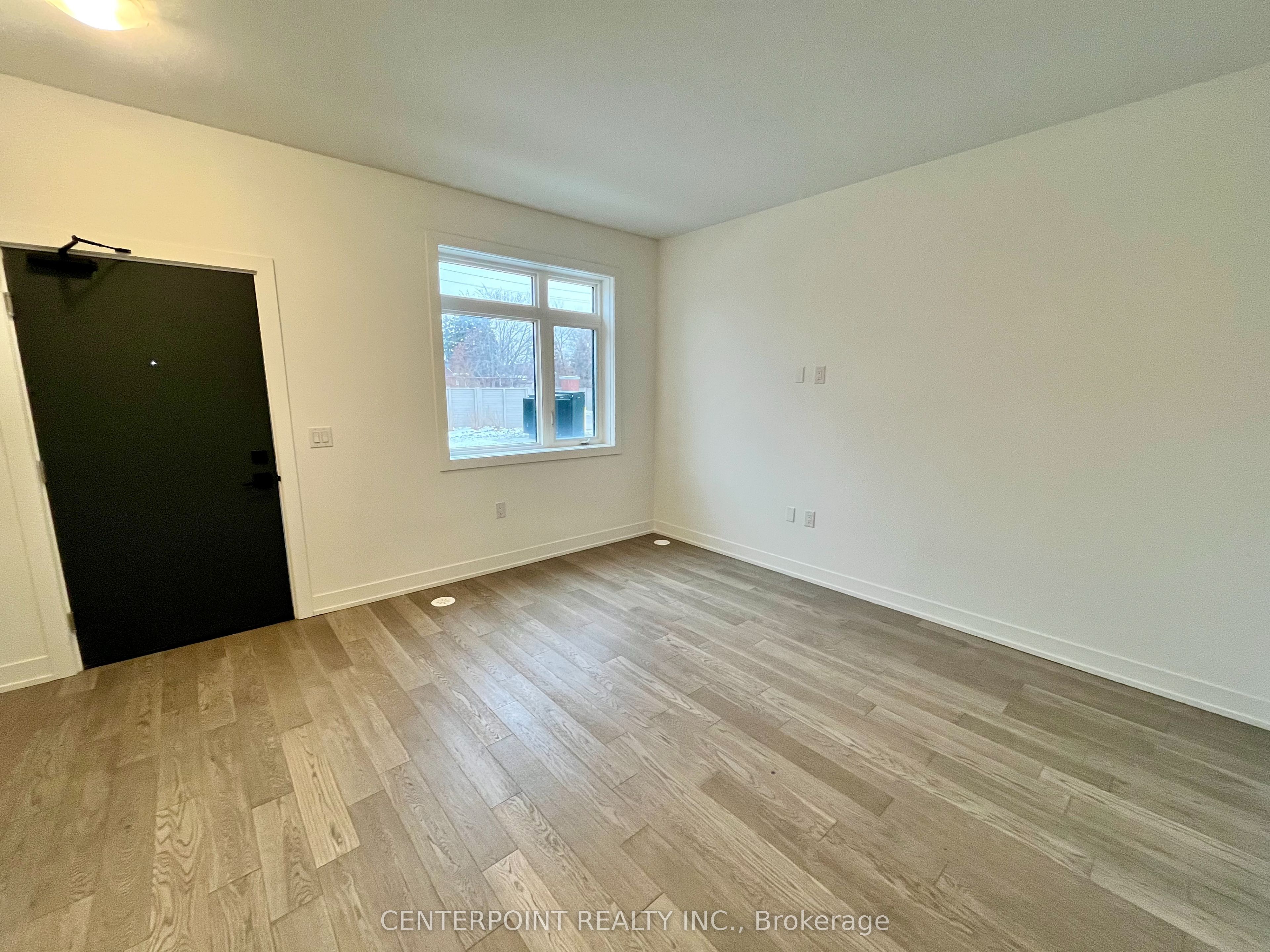 1070 Douglas Mccurdy Common 117