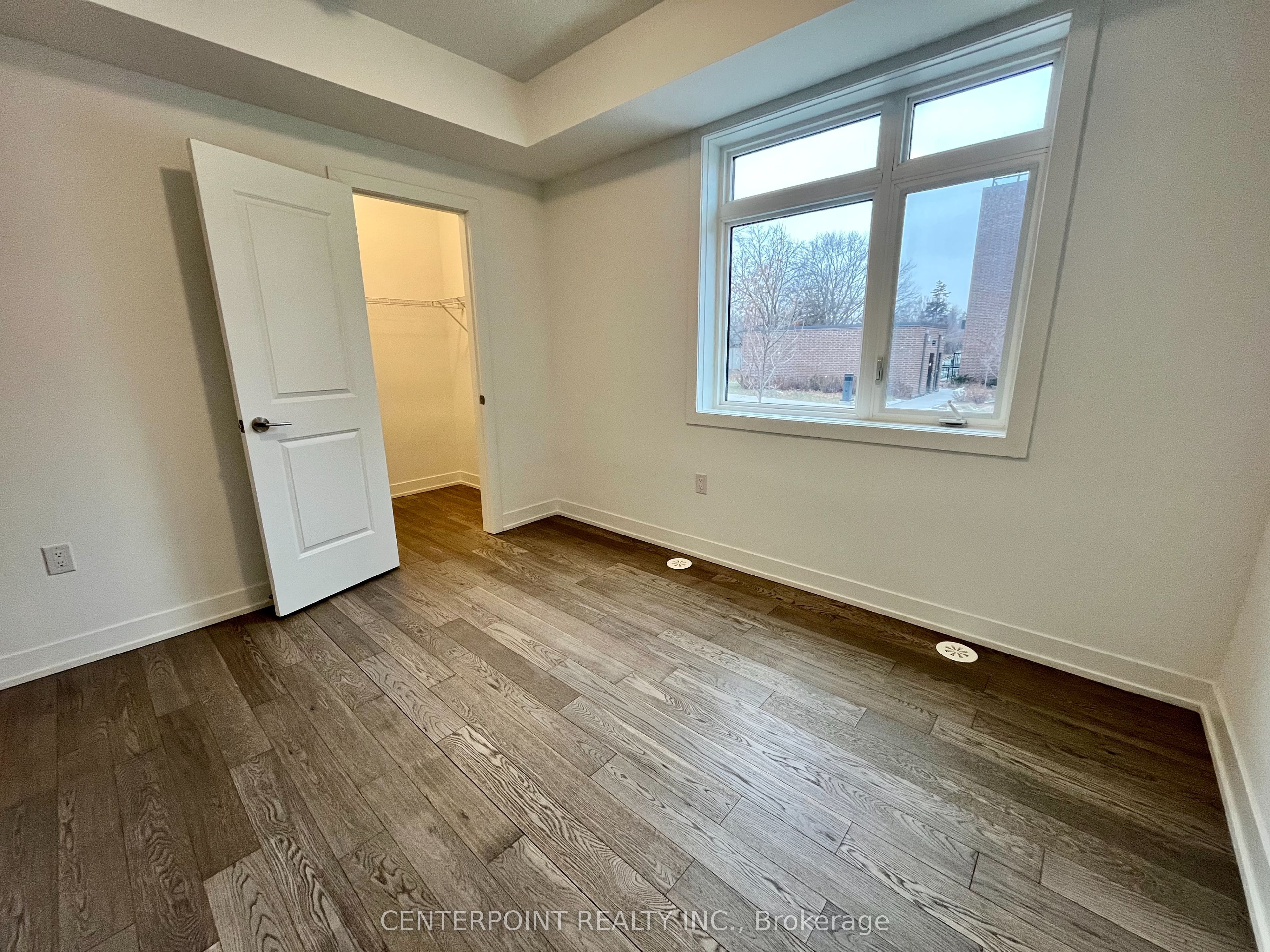 1070 Douglas Mccurdy Common 117